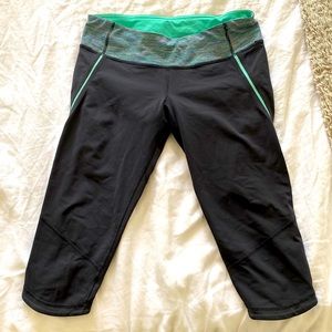 Lululemon cropped speed tight (size 6)